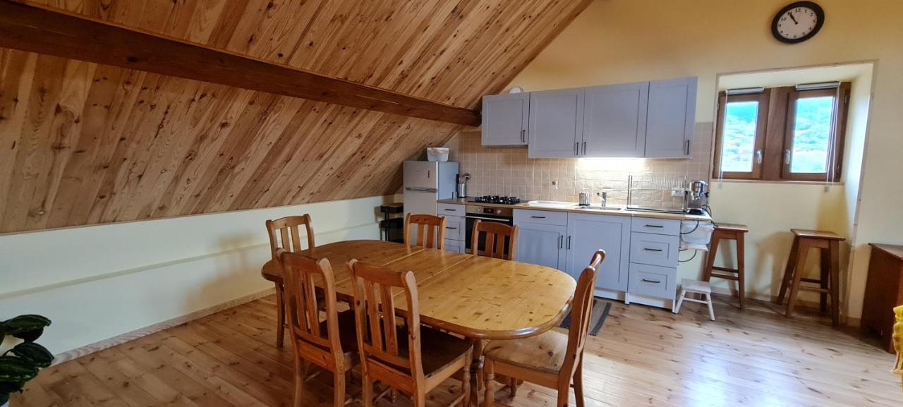 Loft Mansarde Du Train Jaune Avec Vue Sur Les Montagnes Saillagouse Exterior photo