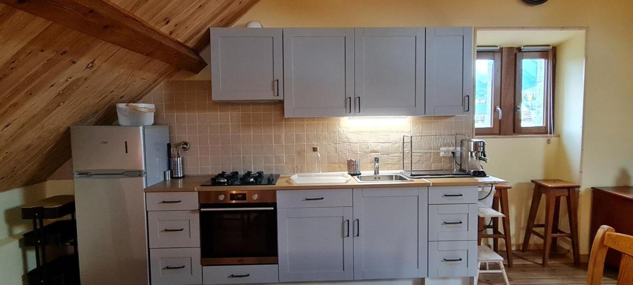 Loft Mansarde Du Train Jaune Avec Vue Sur Les Montagnes Saillagouse Exterior photo